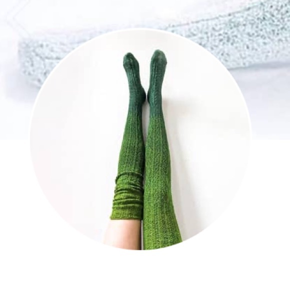 Ombré Hand Dyed cable Knit thigh high - Picture 3 of 11